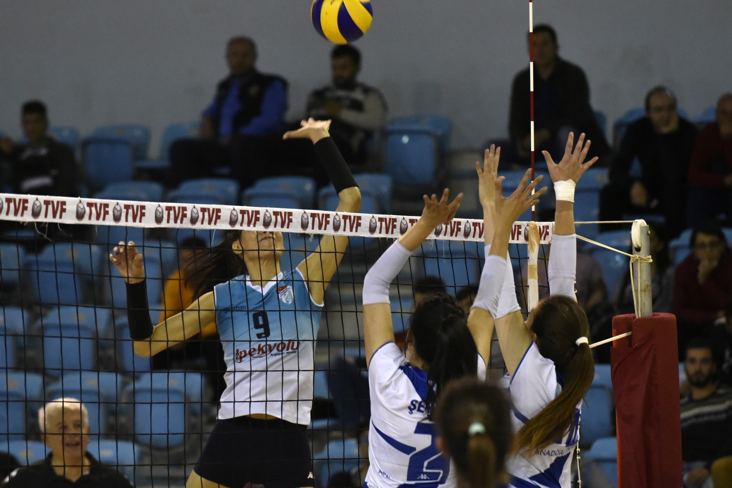 Gümüş Kızlar'dan süper galibiyet: 3-1 21