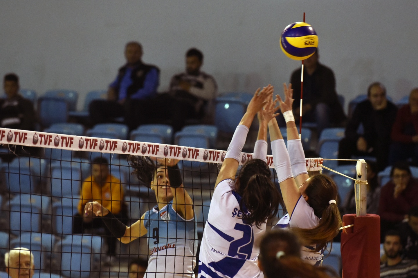 Gümüş Kızlar'dan süper galibiyet: 3-1 28