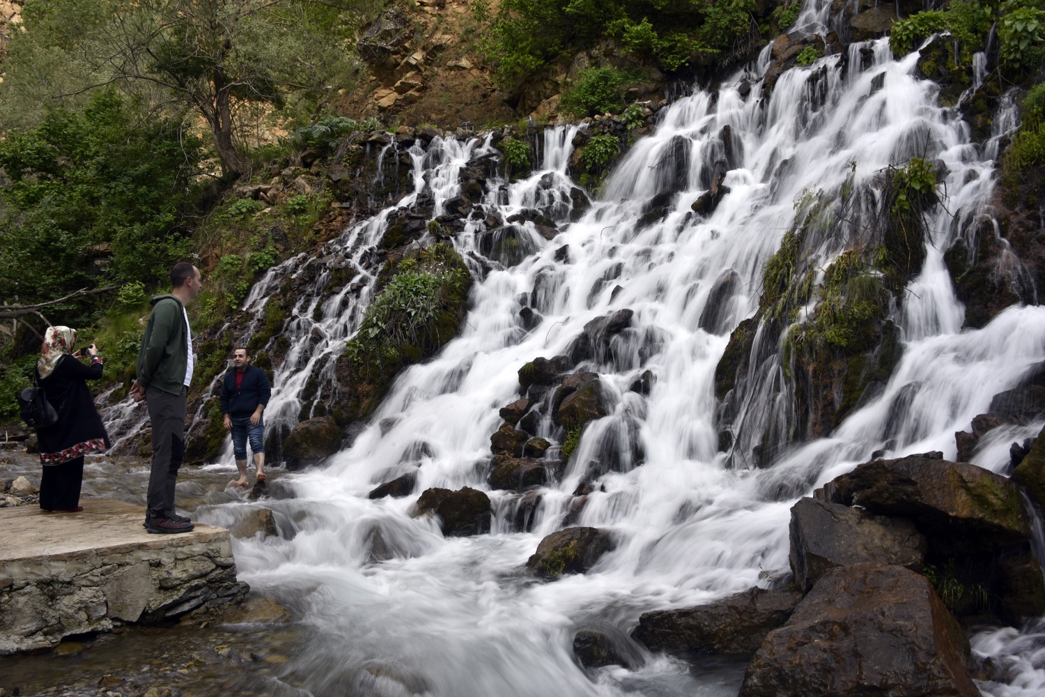 Gümüşhane’de 40 gözeli şelale büyülüyor 31