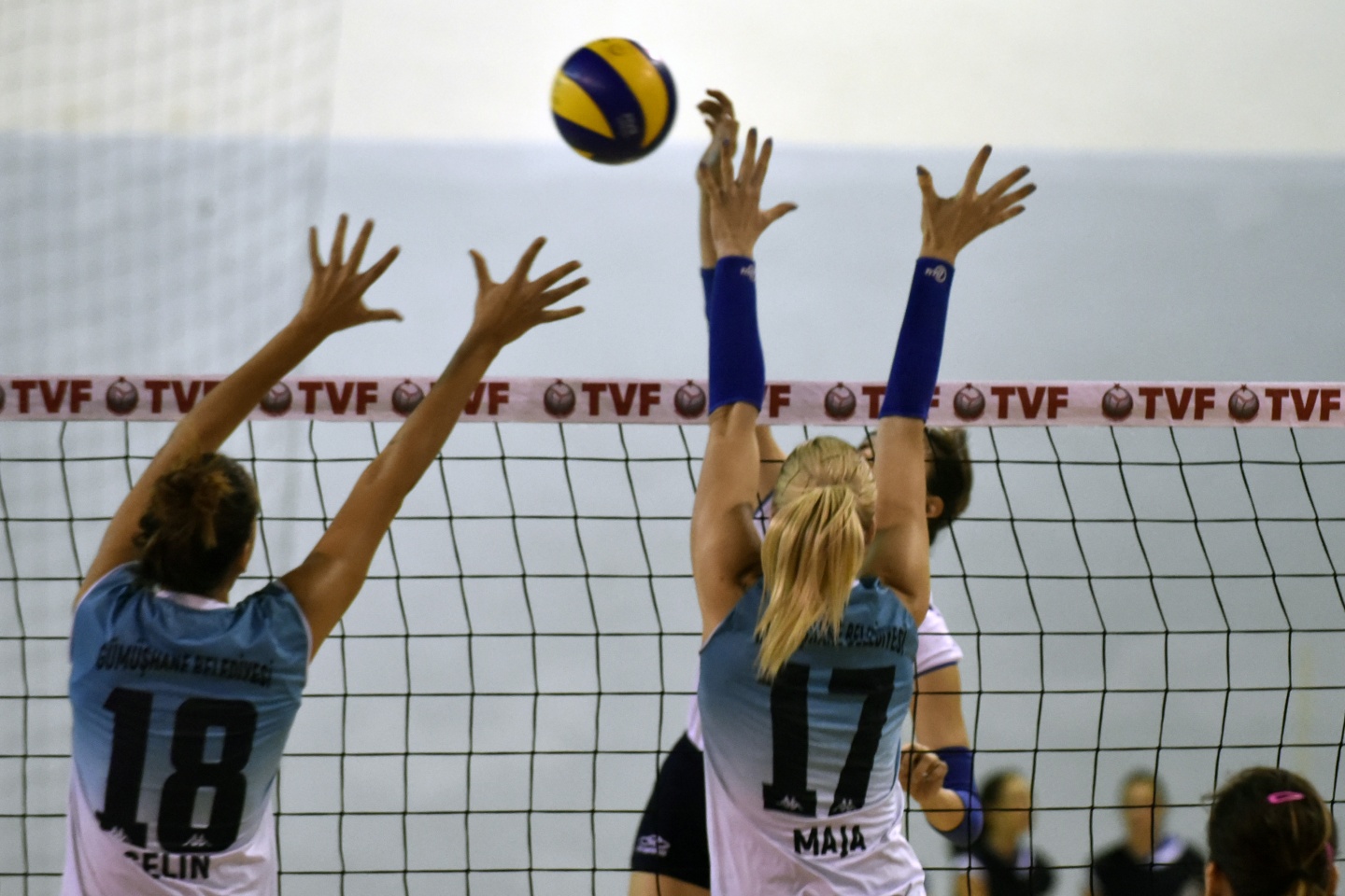 Gümüş Kızlar'dan süper galibiyet: 3-1 25