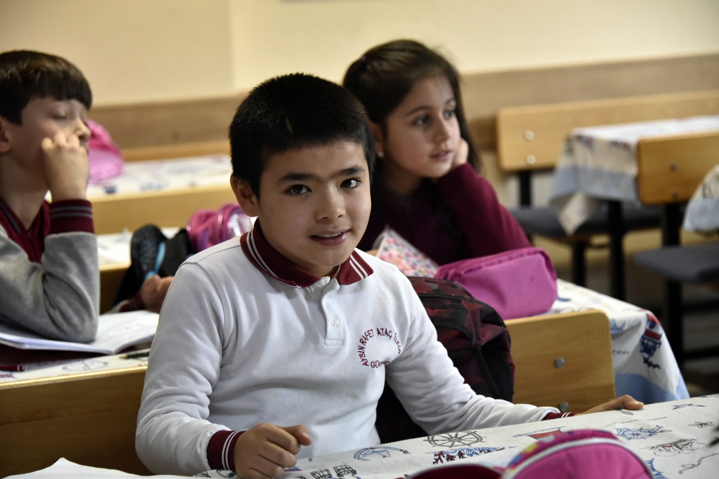 Vatanlarından binlerce kilometre uzakta karne aldılar 4