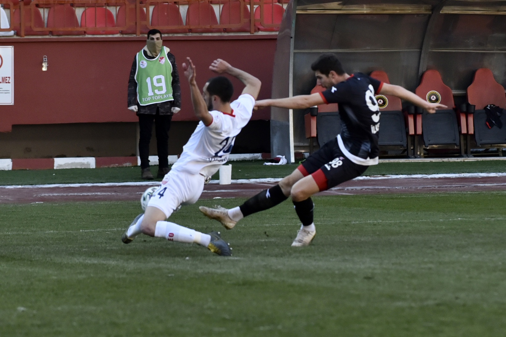 Gümüş kötü gidişe dur diyemiyor:2-3 19