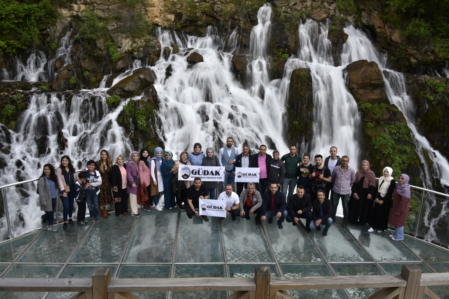 Gümüşhane’de 40 gözeli şelale büyülüyor 20