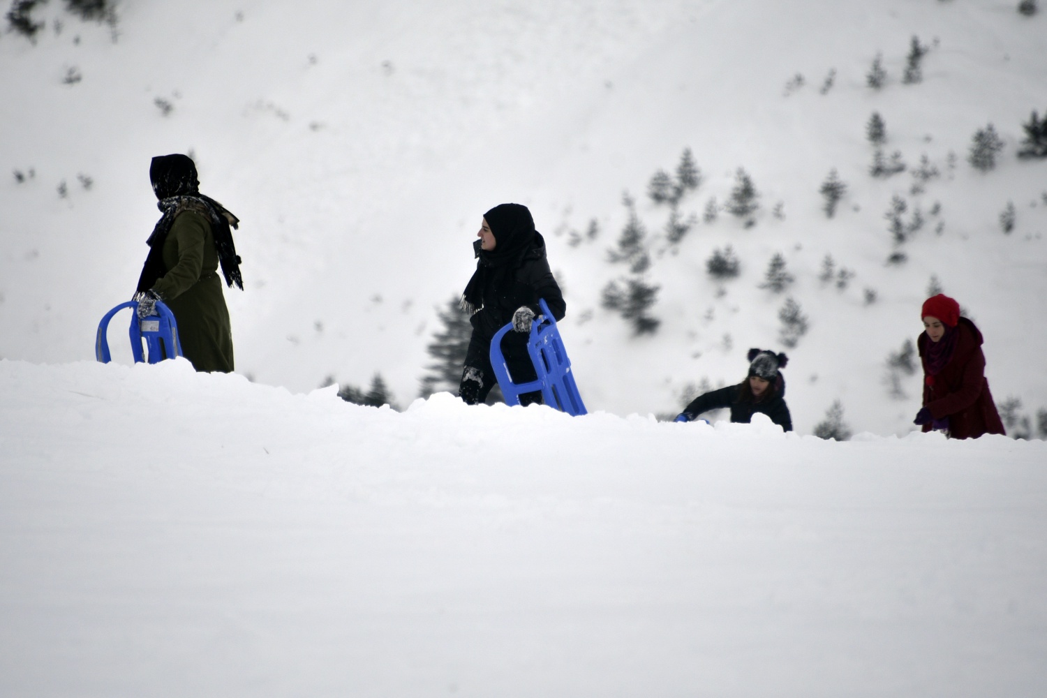 Zigana’da araç park edecek yer kalmadı 50