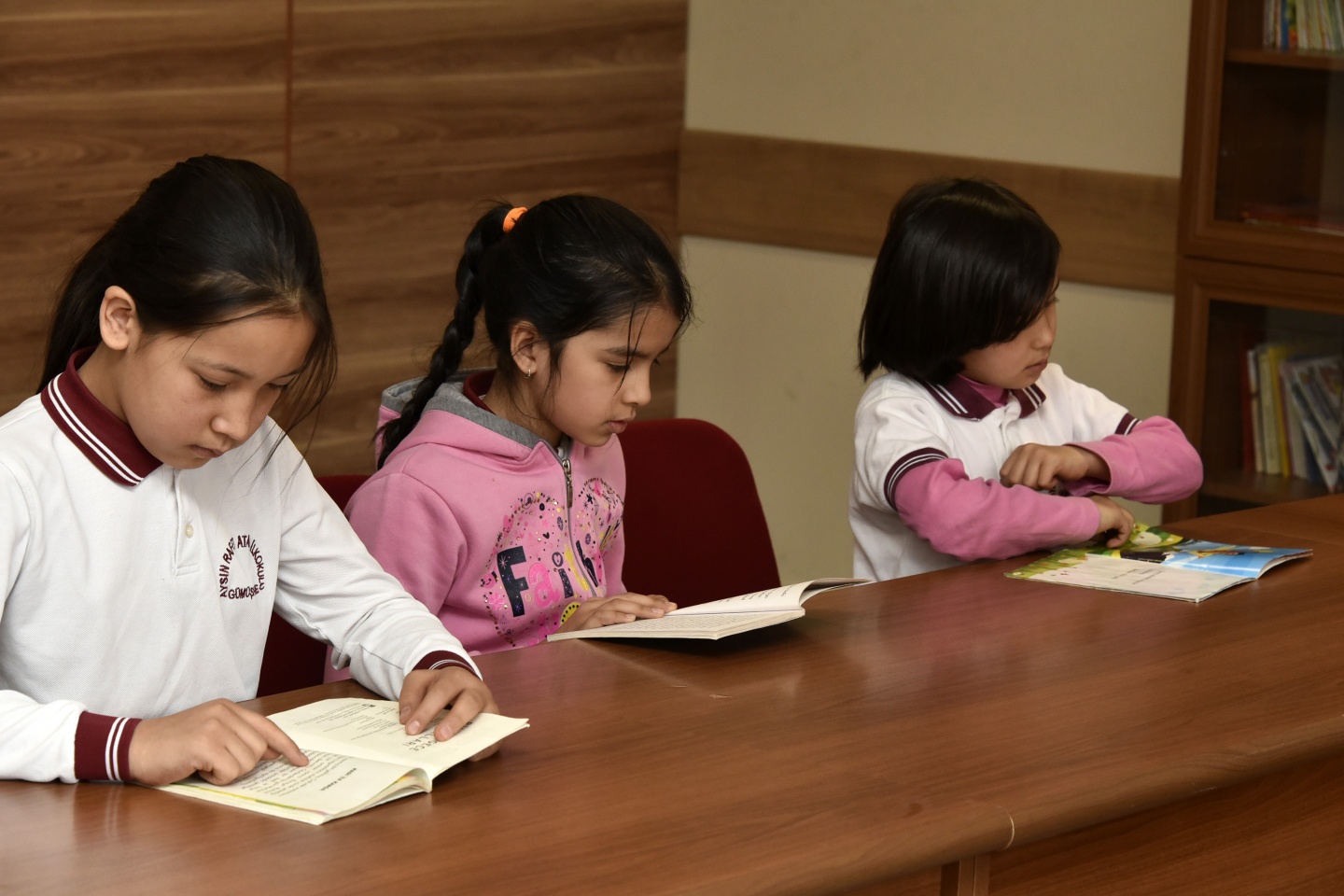 Vatanlarından binlerce kilometre uzakta karne aldılar 8