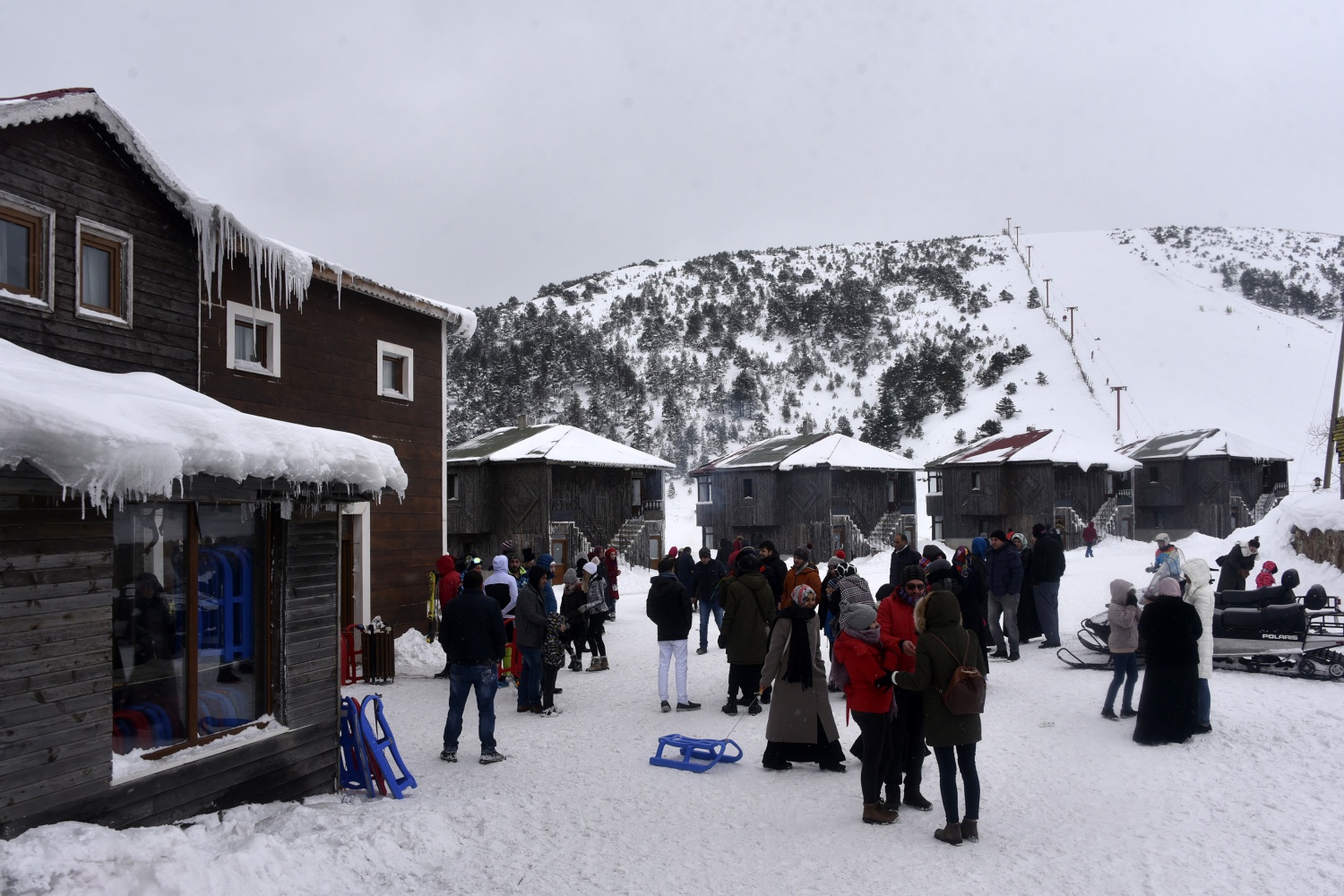 Zigana’da araç park edecek yer kalmadı 58