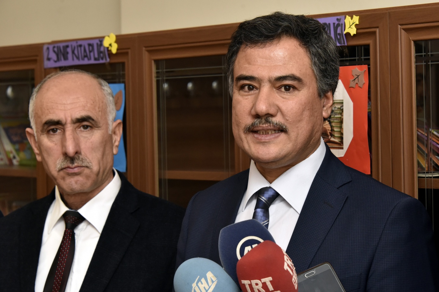 Vatanlarından binlerce kilometre uzakta karne aldılar 18