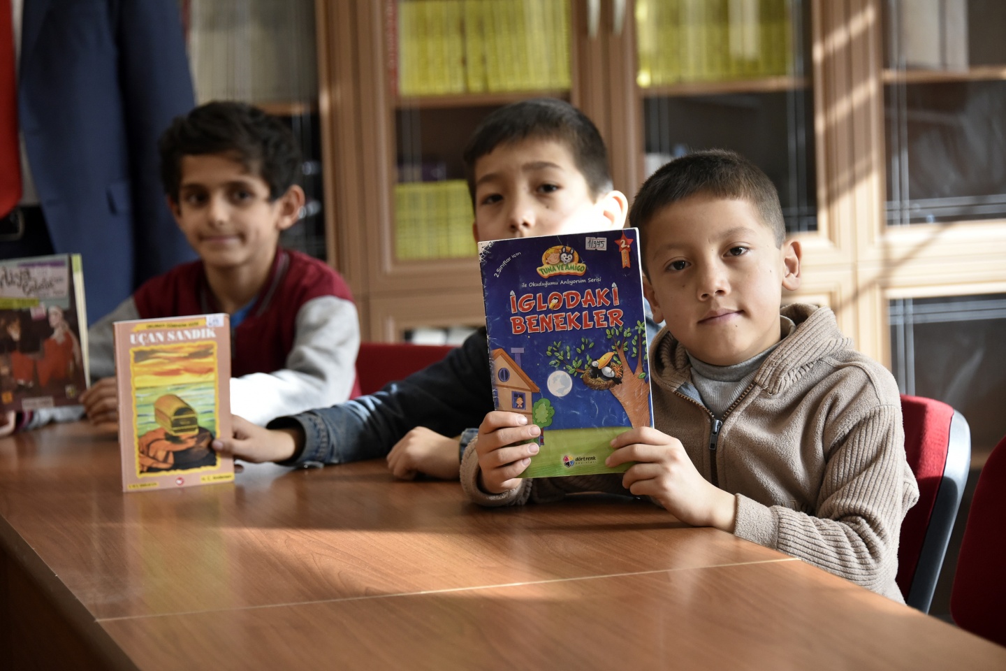 Vatanlarından binlerce kilometre uzakta karne aldılar 23