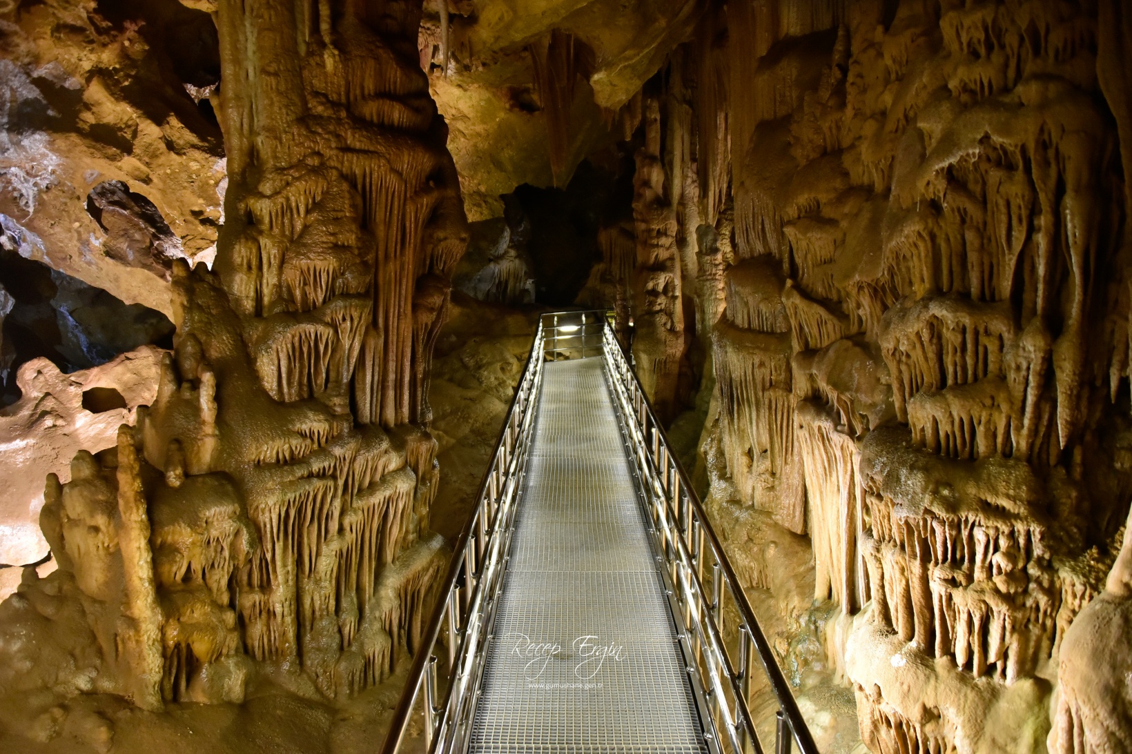 Gümüşhane'nin yeraltı sarayı Karaca Mağarasında sezon başladı 28