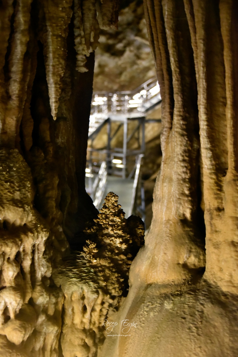 Gümüşhane'nin yeraltı sarayı Karaca Mağarasında sezon başladı 41
