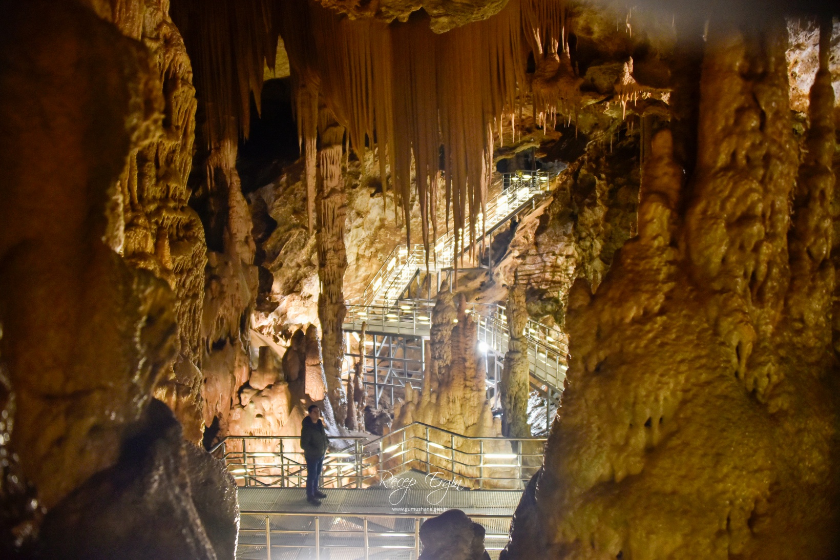 Gümüşhane'nin yeraltı sarayı Karaca Mağarasında sezon başladı 31