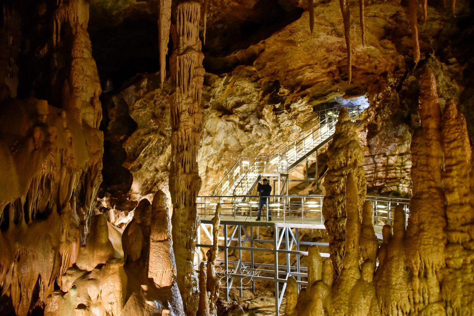 Gümüşhane'nin yeraltı sarayı Karaca Mağarasında sezon başladı 36