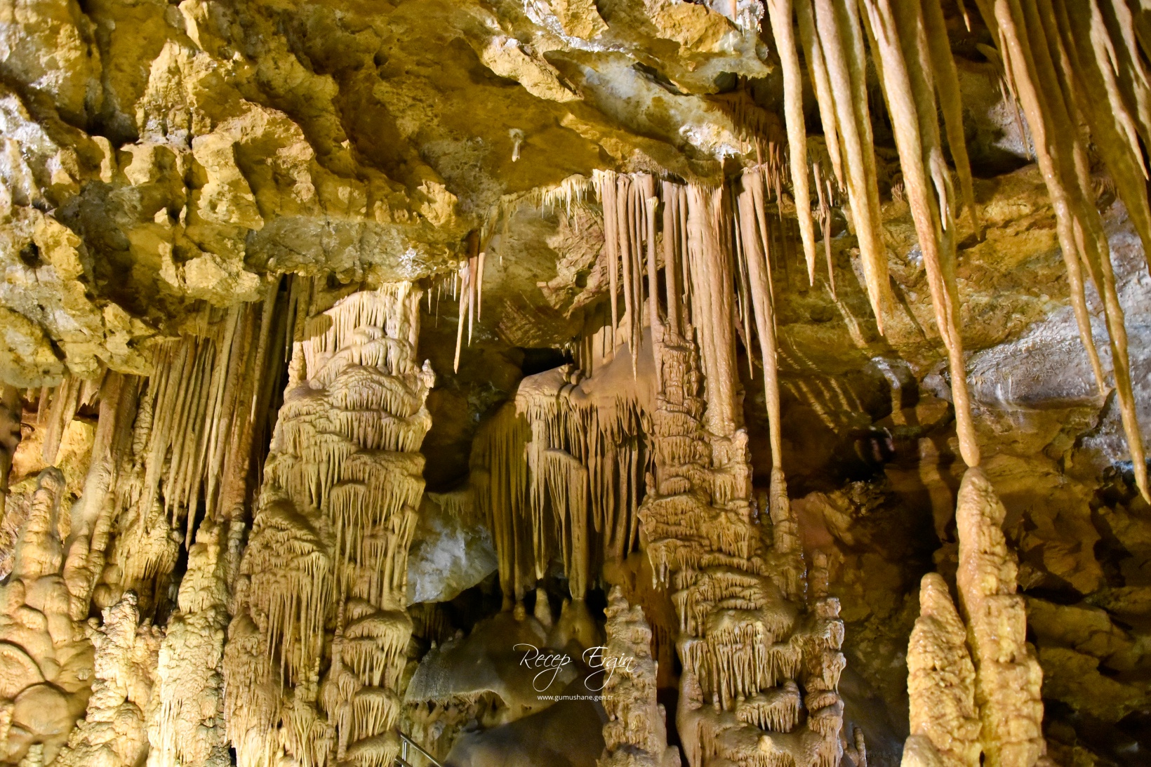 Gümüşhane'nin yeraltı sarayı Karaca Mağarasında sezon başladı 33