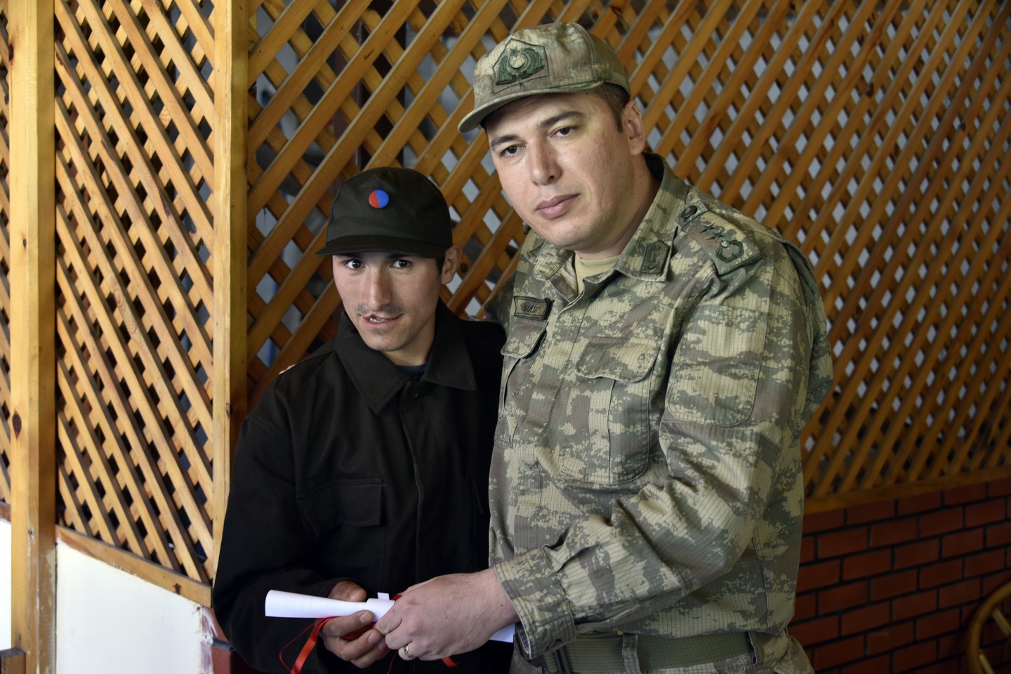 Bir günlüğüne asker olup terhis belgesi aldılar 9