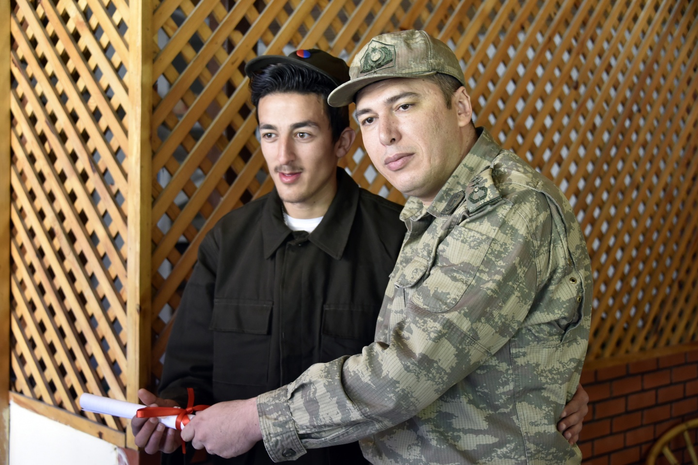 Bir günlüğüne asker olup terhis belgesi aldılar 17