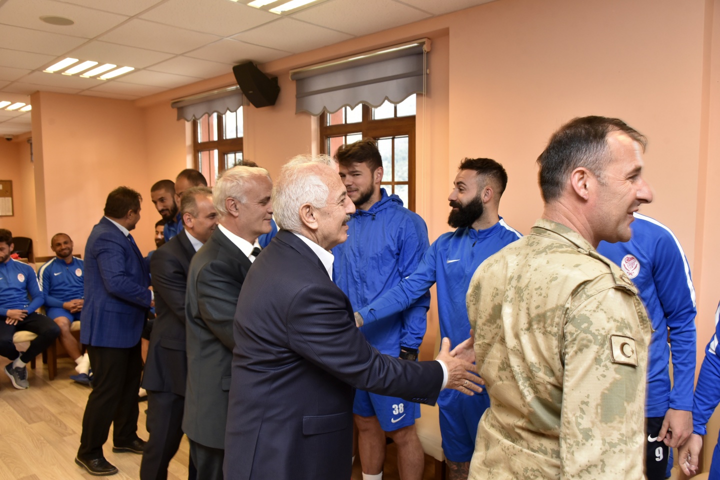 Gümüşhane şampiyonluk için kenetlendi 7