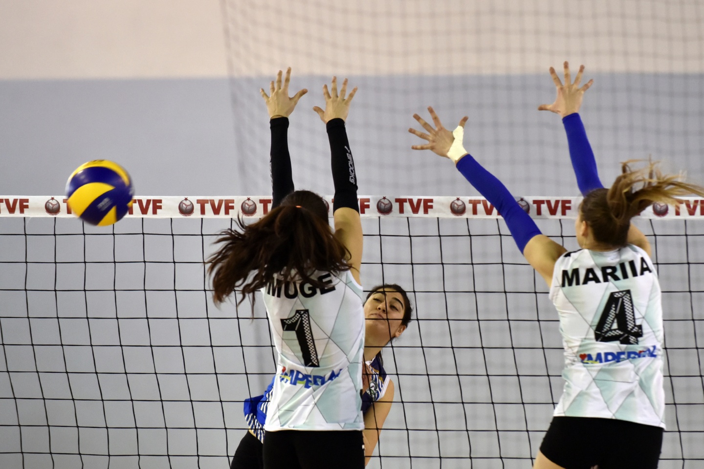 Gümüş Kızlar'dan altın puan: 3-0 5