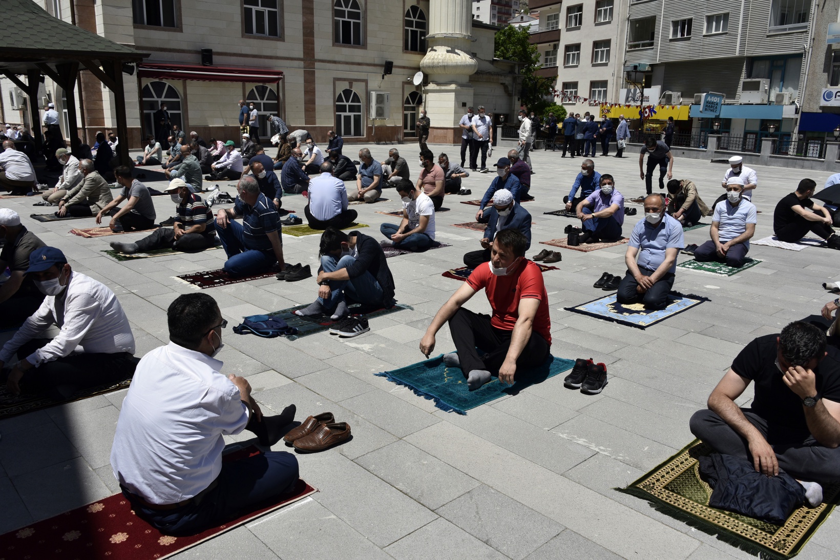 Gümüşhane’de 2,5 ay sonra ilk Cuma namazı kılındı 20