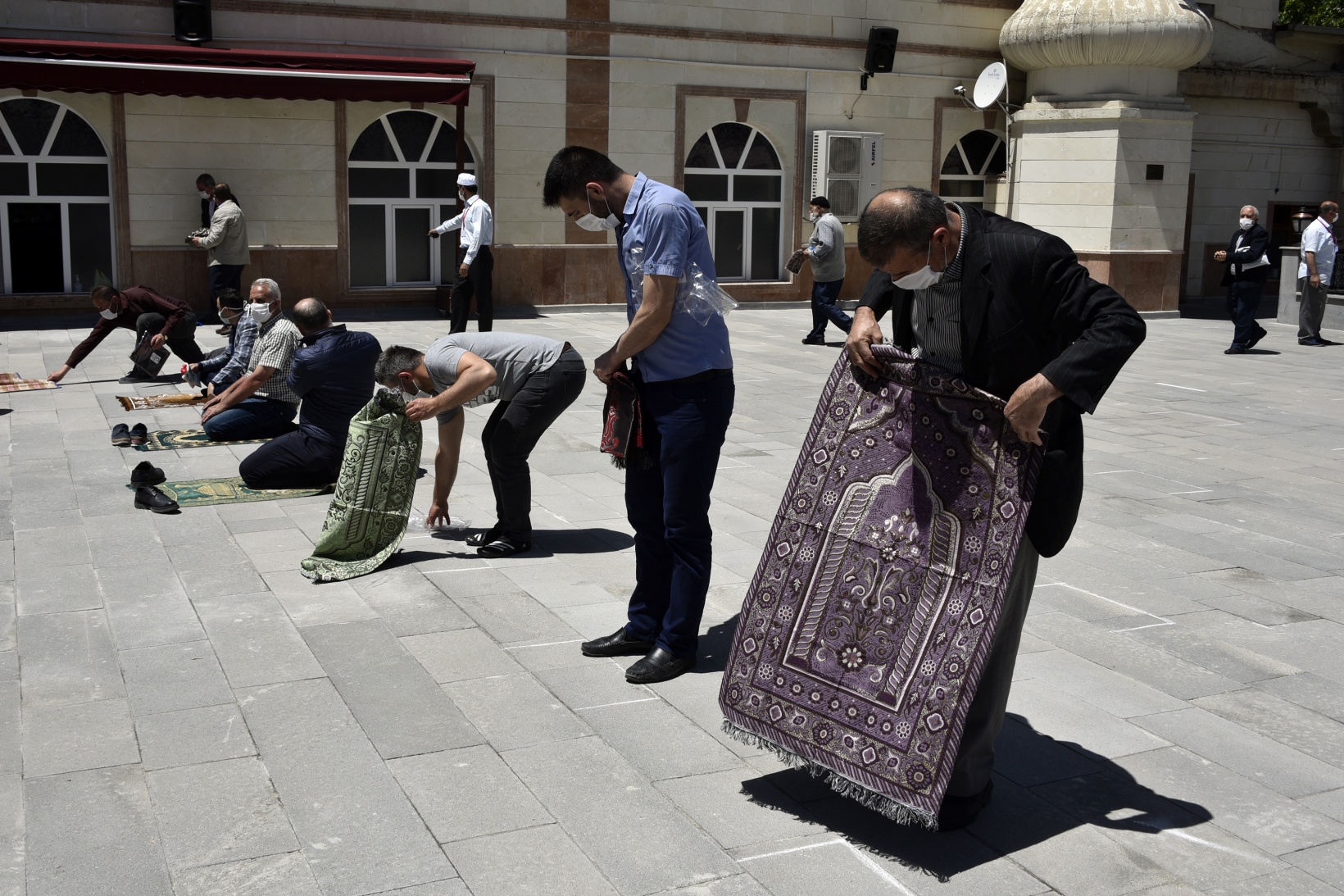 Gümüşhane’de 2,5 ay sonra ilk Cuma namazı kılındı 38