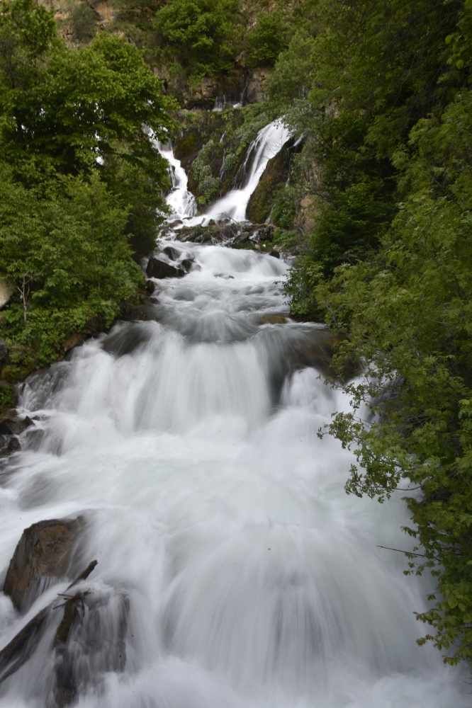 Gümüşhane’de 40 gözeli şelale büyülüyor 12