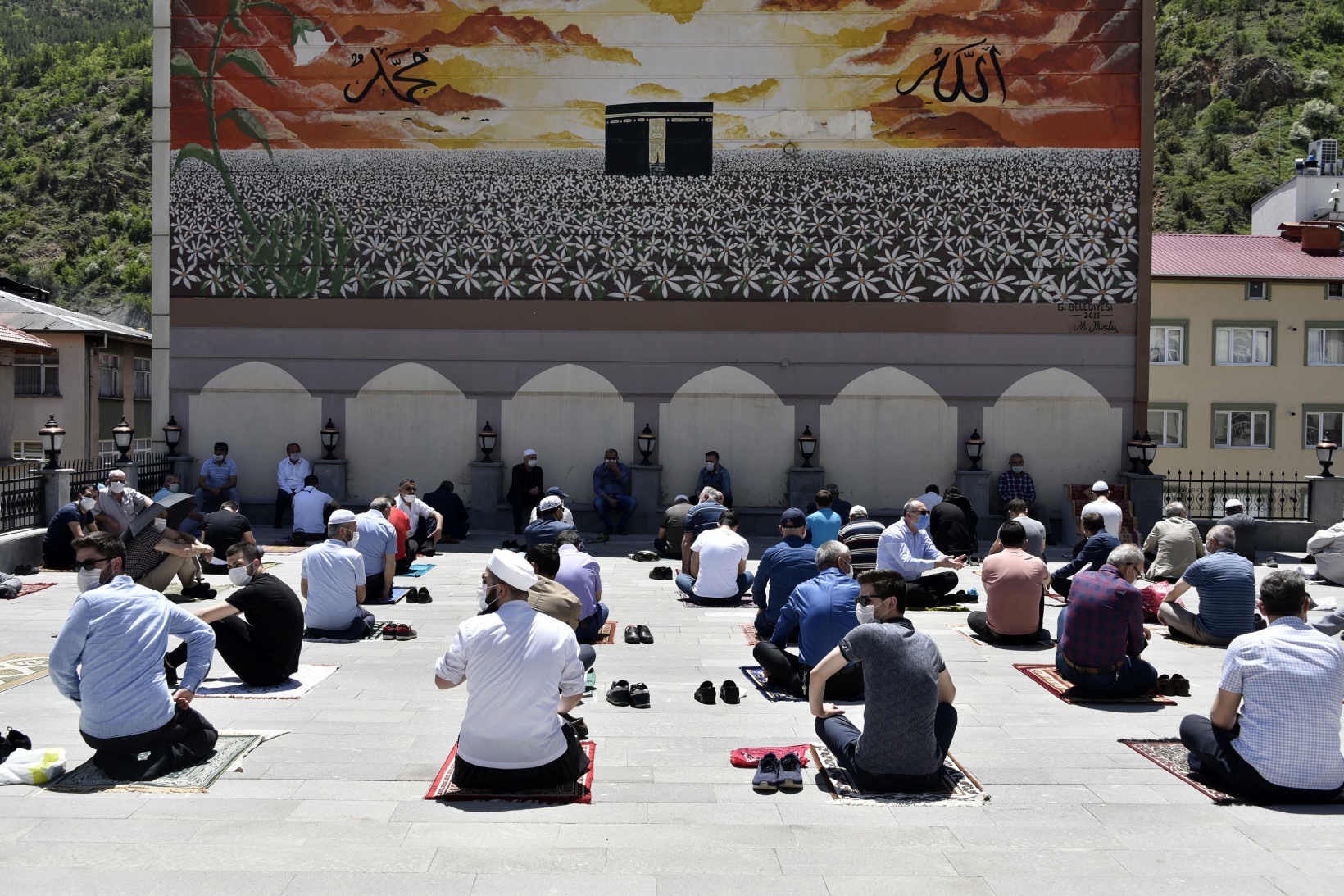 Gümüşhane’de 2,5 ay sonra ilk Cuma namazı kılındı 32