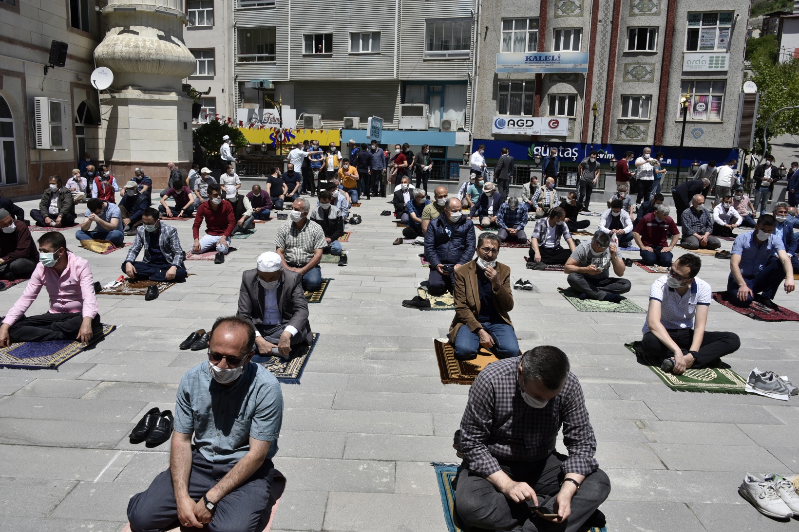 Gümüşhane’de 2,5 ay sonra ilk Cuma namazı kılındı 31