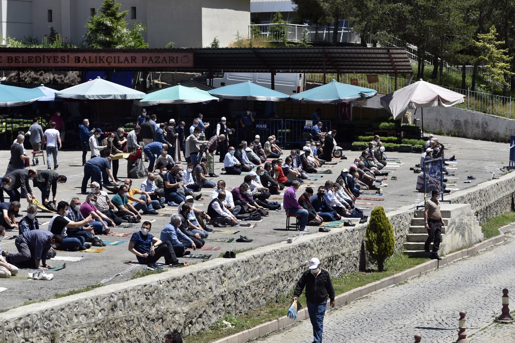 Gümüşhane’de 2,5 ay sonra ilk Cuma namazı kılındı 17