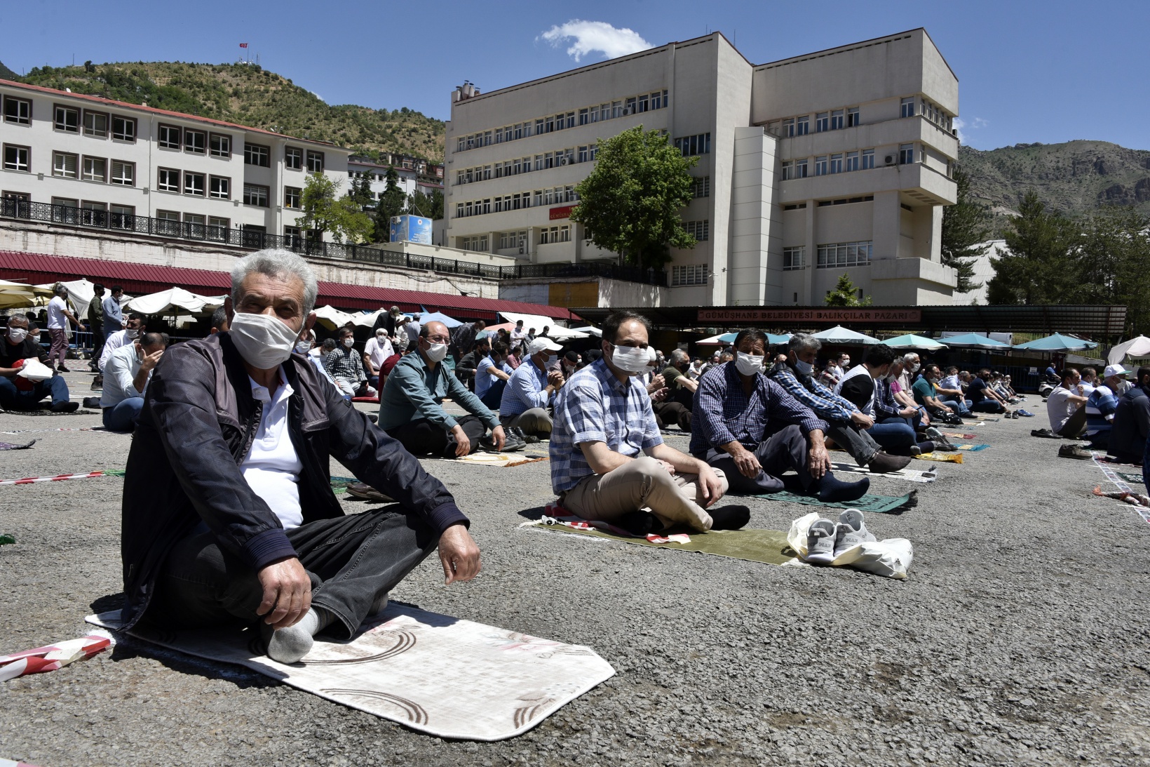 Gümüşhane’de 2,5 ay sonra ilk Cuma namazı kılındı 35