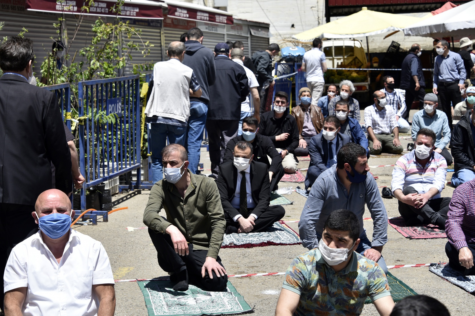 Gümüşhane’de 2,5 ay sonra ilk Cuma namazı kılındı 15