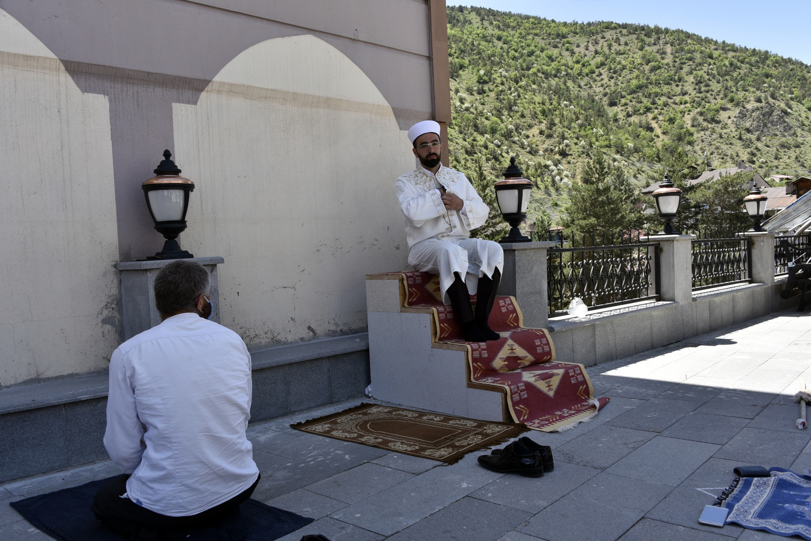 Gümüşhane’de 2,5 ay sonra ilk Cuma namazı kılındı 30