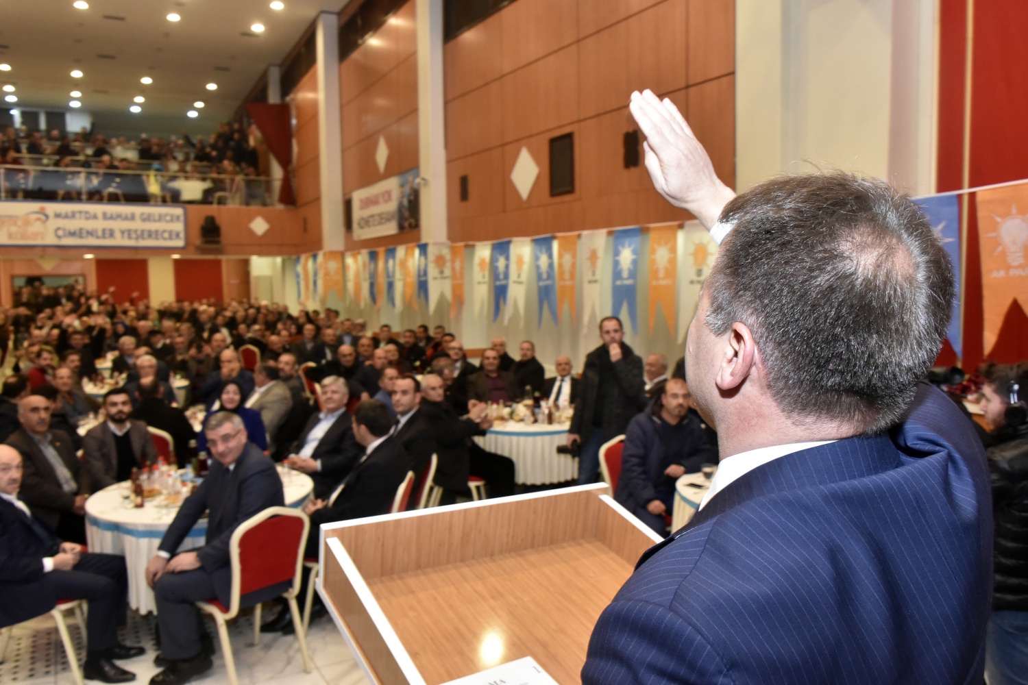 AK Parti’den ‘Vefa Yemeği’ 12