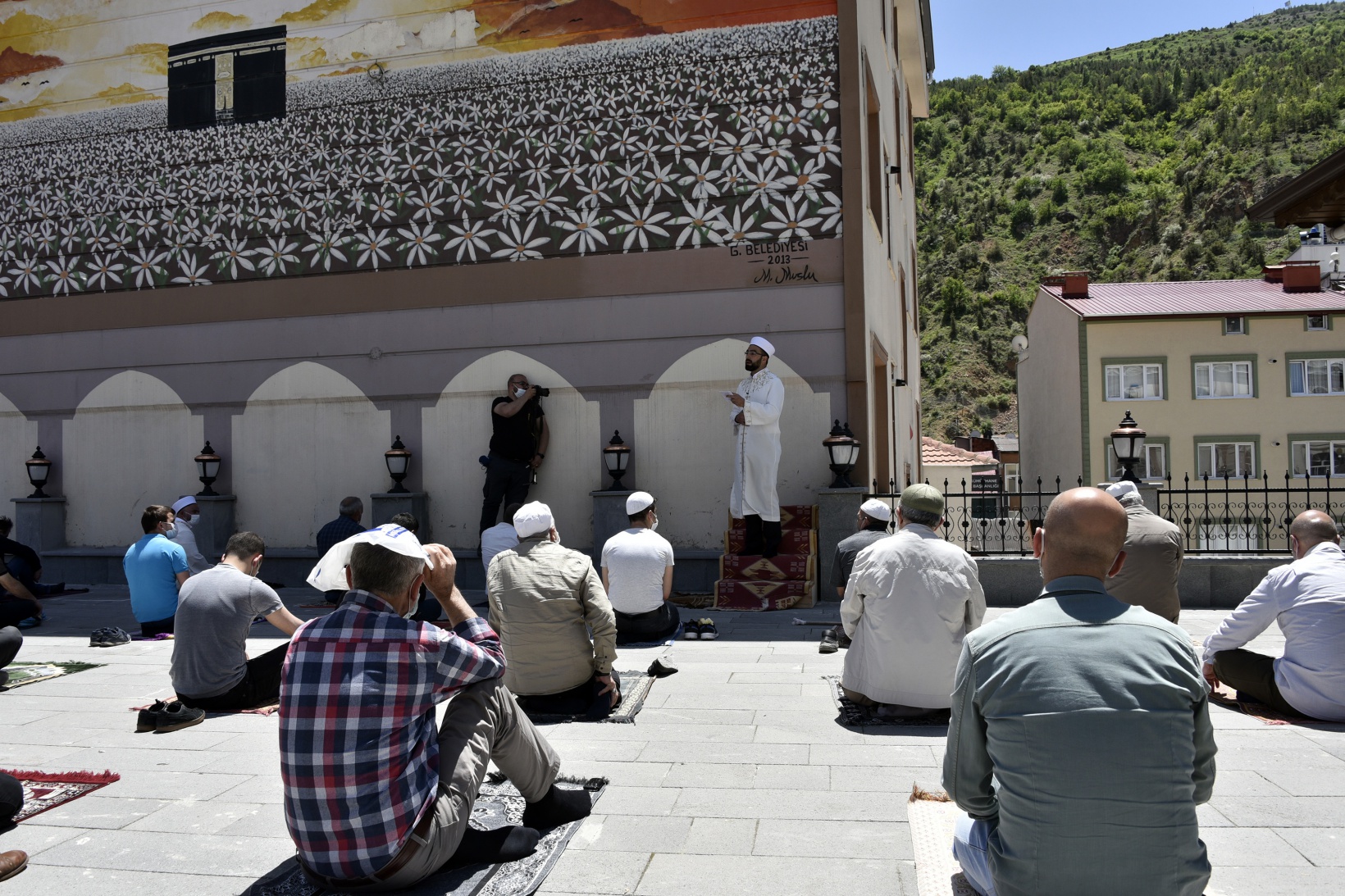 Gümüşhane’de 2,5 ay sonra ilk Cuma namazı kılındı 13