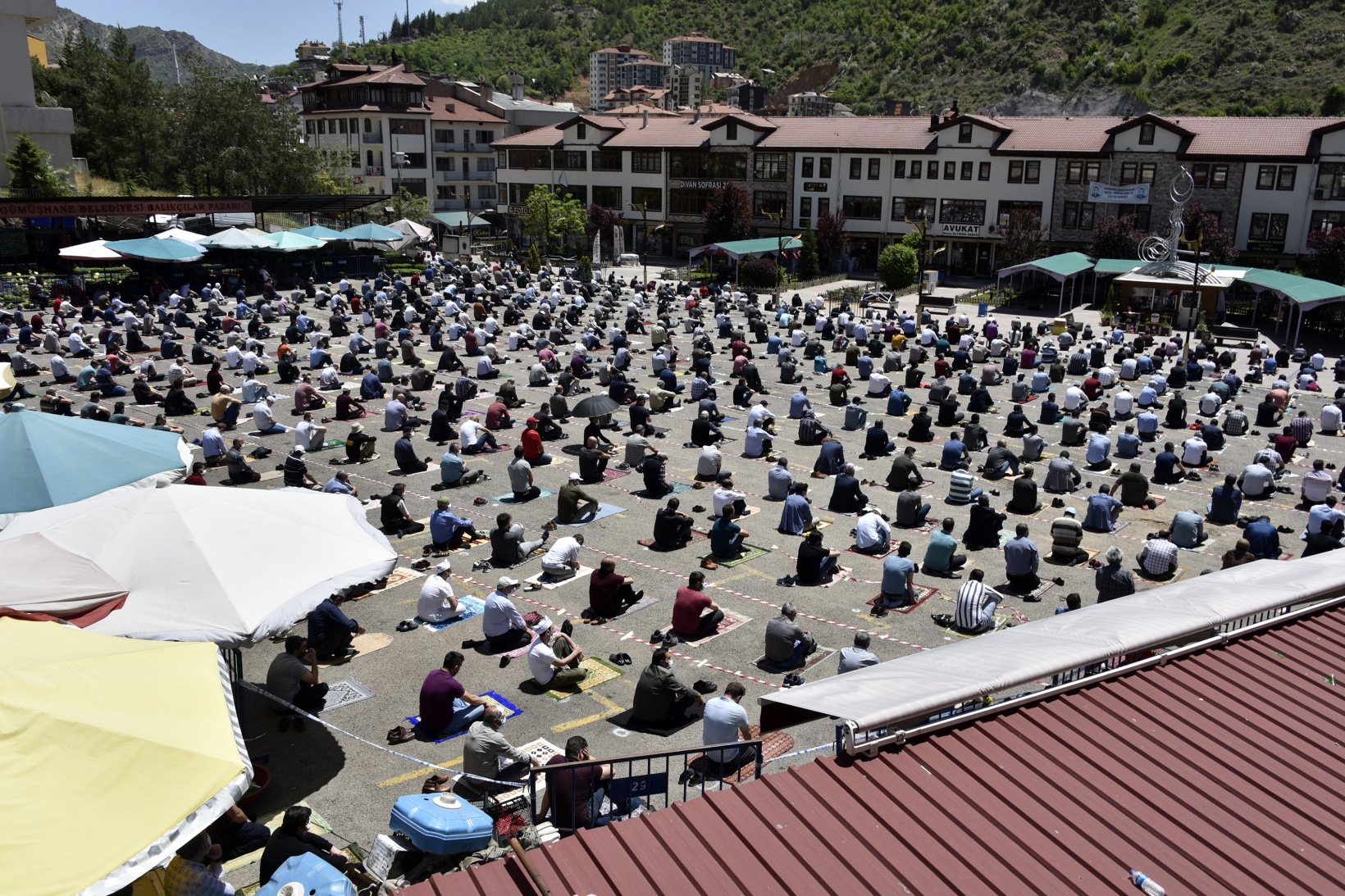 Gümüşhane’de 2,5 ay sonra ilk Cuma namazı kılındı 25