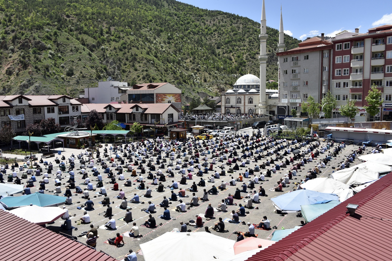 Gümüşhane’de 2,5 ay sonra ilk Cuma namazı kılındı 21