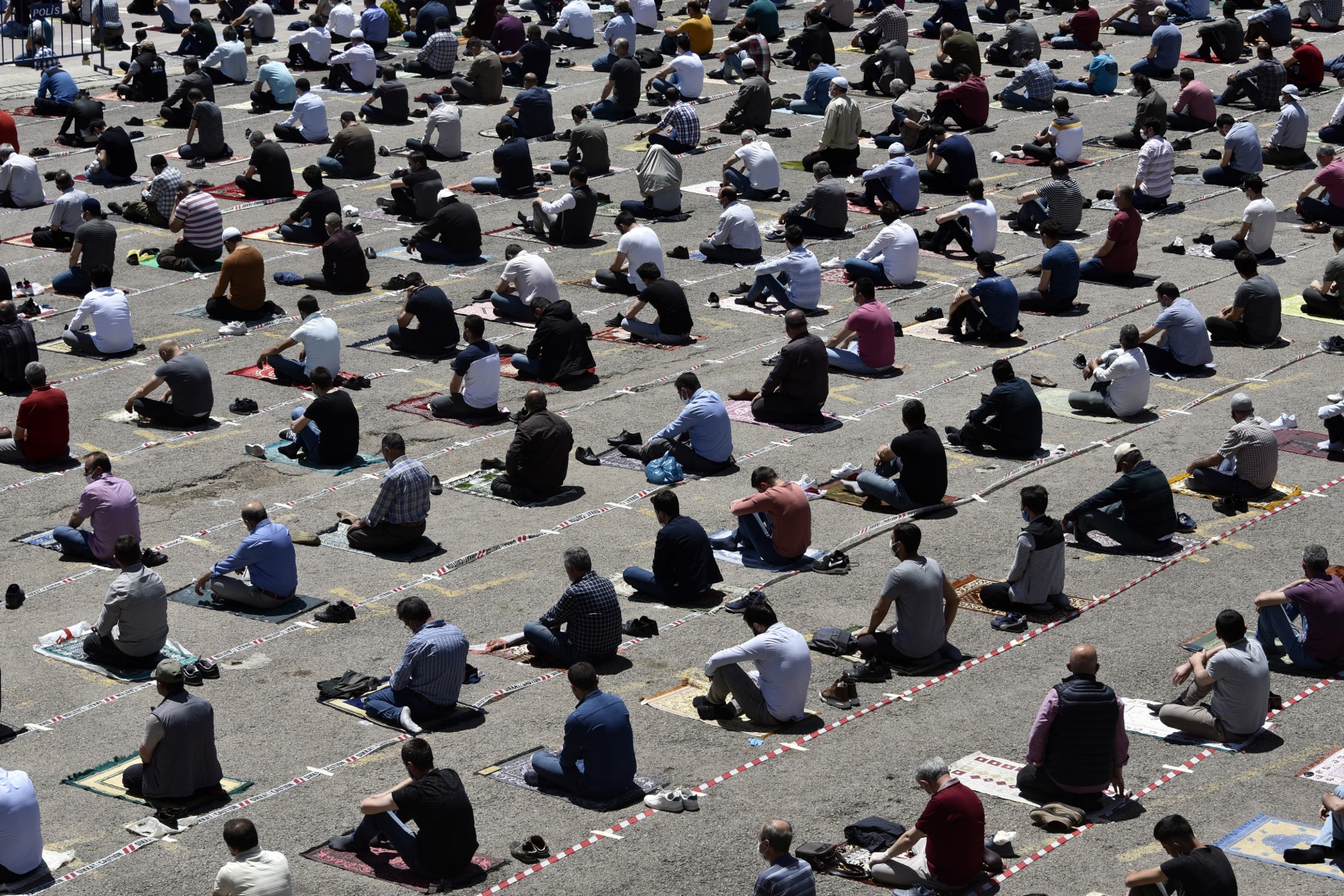 Gümüşhane’de 2,5 ay sonra ilk Cuma namazı kılındı 11