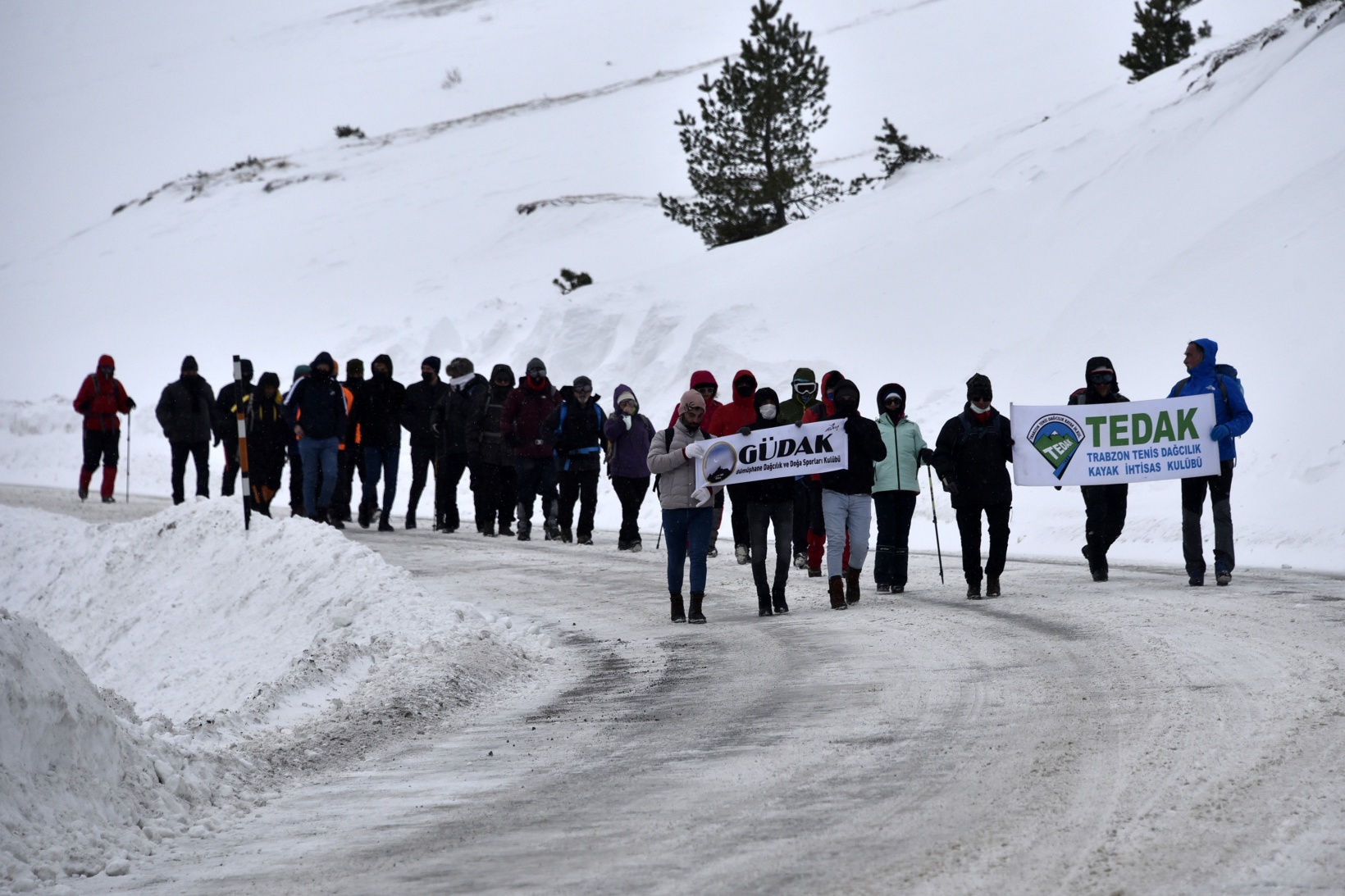 Çığ şehitleri 13.yılında Zigana dağında anıldı 3
