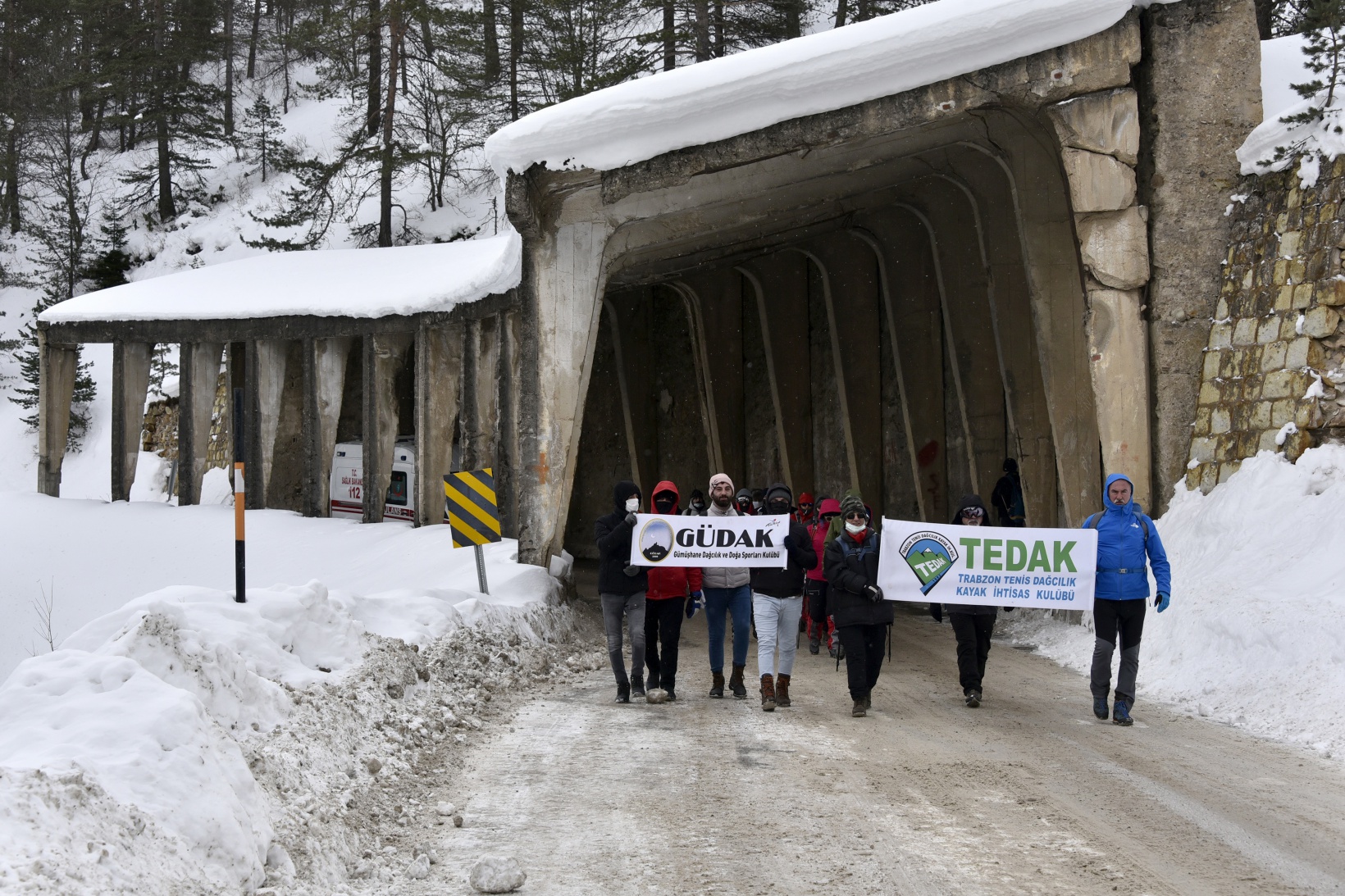 Çığ şehitleri 13.yılında Zigana dağında anıldı 12