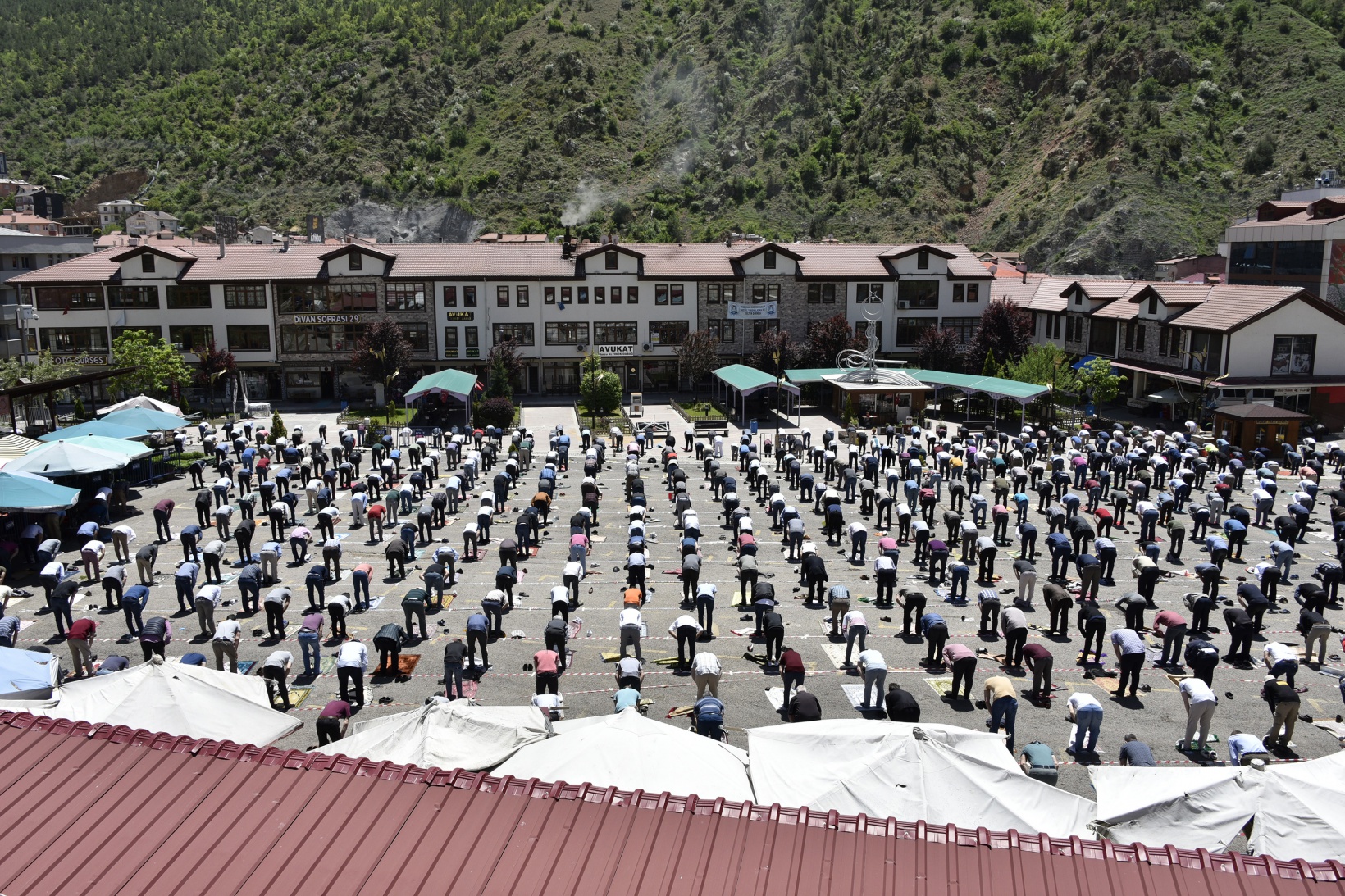 Gümüşhane’de 2,5 ay sonra ilk Cuma namazı kılındı 33