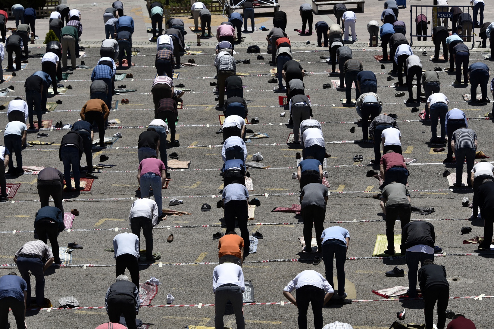 Gümüşhane’de 2,5 ay sonra ilk Cuma namazı kılındı 18