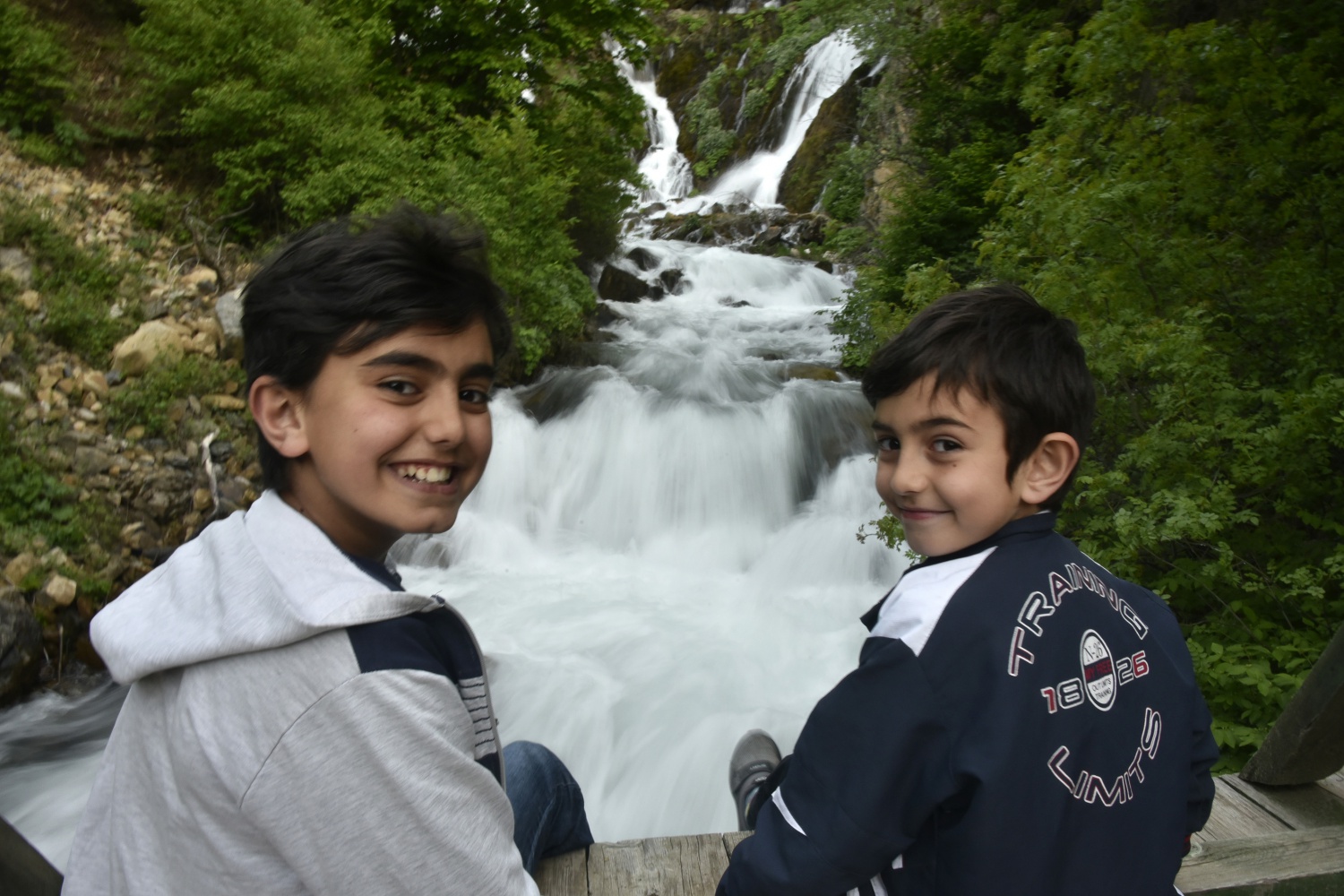 Gümüşhane’de 40 gözeli şelale büyülüyor 8