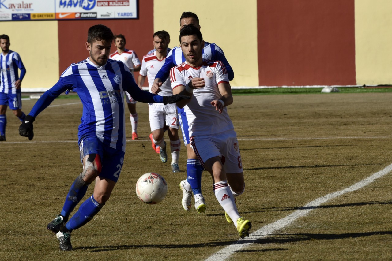 Gümüş hakeme rağmen: 2-2 11