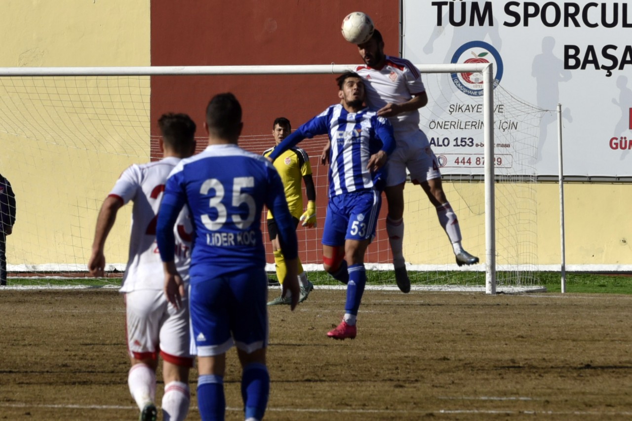 Gümüş hakeme rağmen: 2-2 13