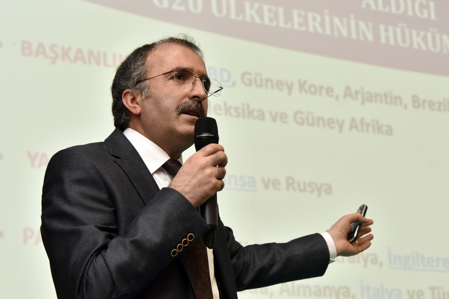 Gümüşhane’de Cumhurbaşkanlığı hükümet sistemi konuşuldu 9