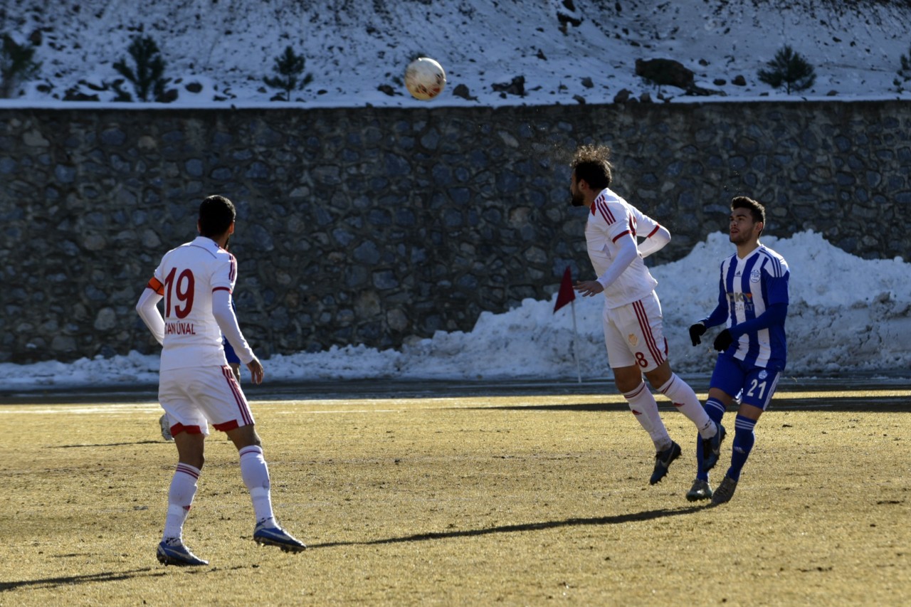 Gümüş hakeme rağmen: 2-2 16
