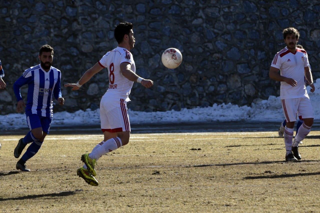 Gümüş hakeme rağmen: 2-2 18