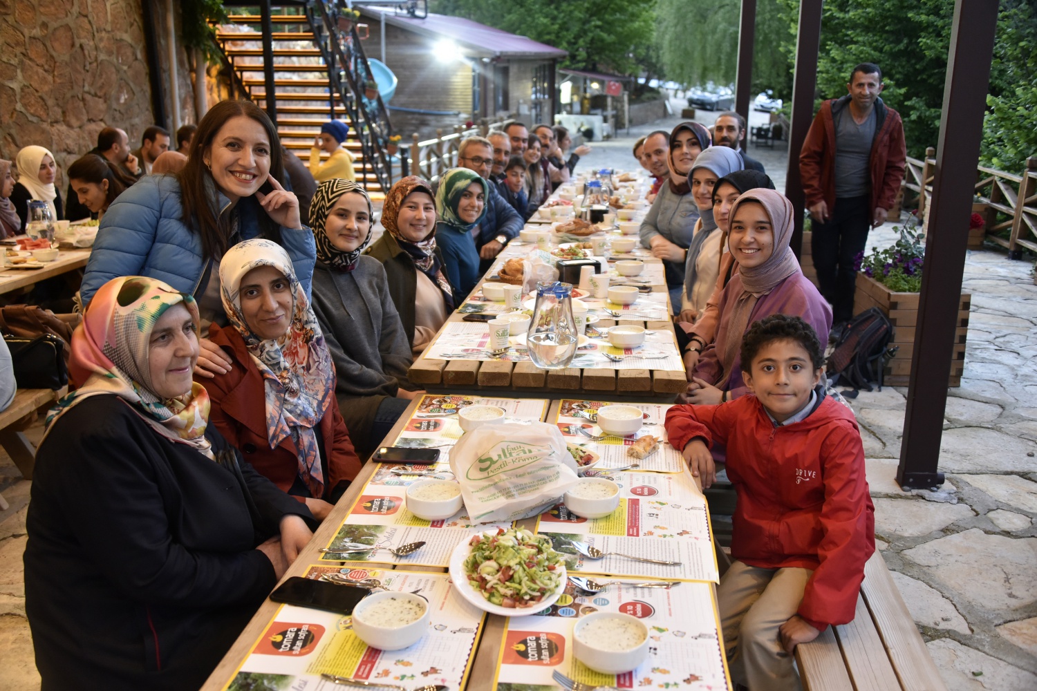 Gümüşhaneli dağcılar 40 gözeli şelalede iftar yaptı 2