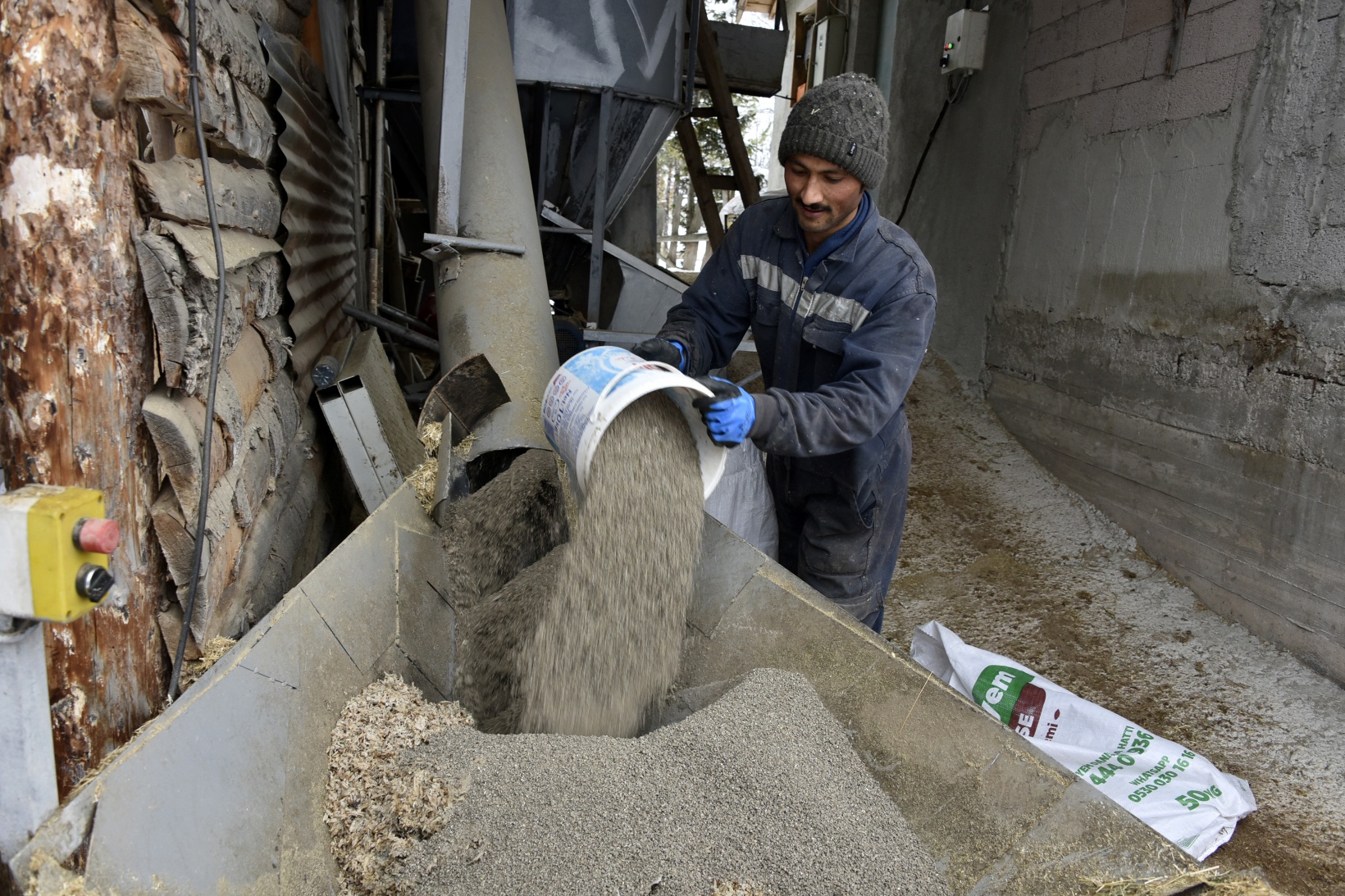 Emekli Vali şoförü ilginç makineler tasarlamaya devam ediyor 14