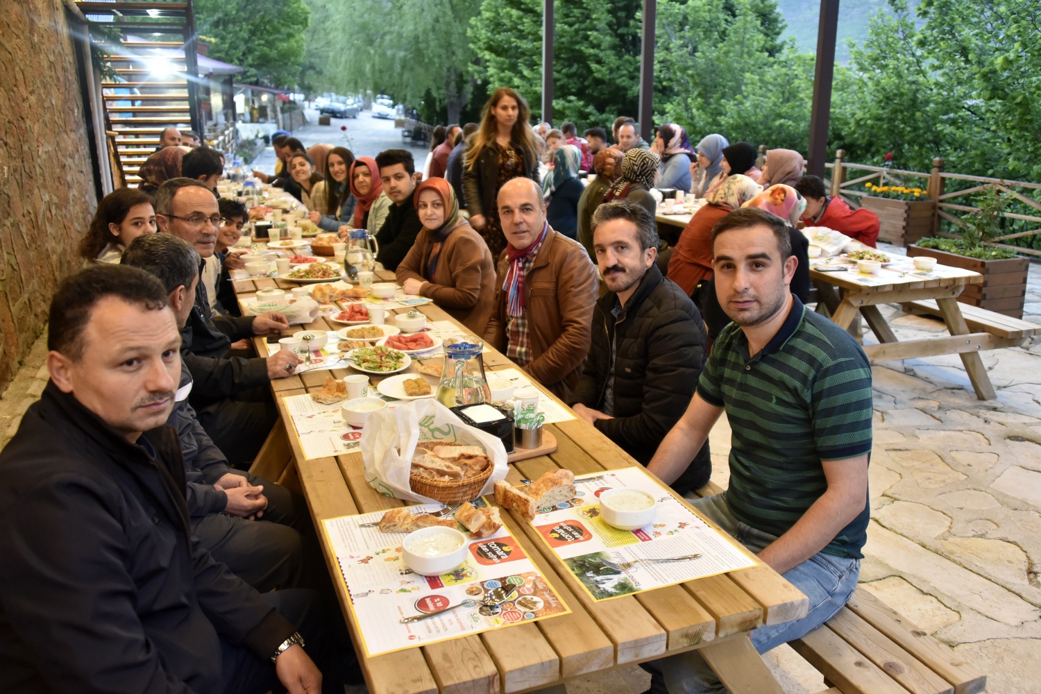 Gümüşhaneli dağcılar 40 gözeli şelalede iftar yaptı 3