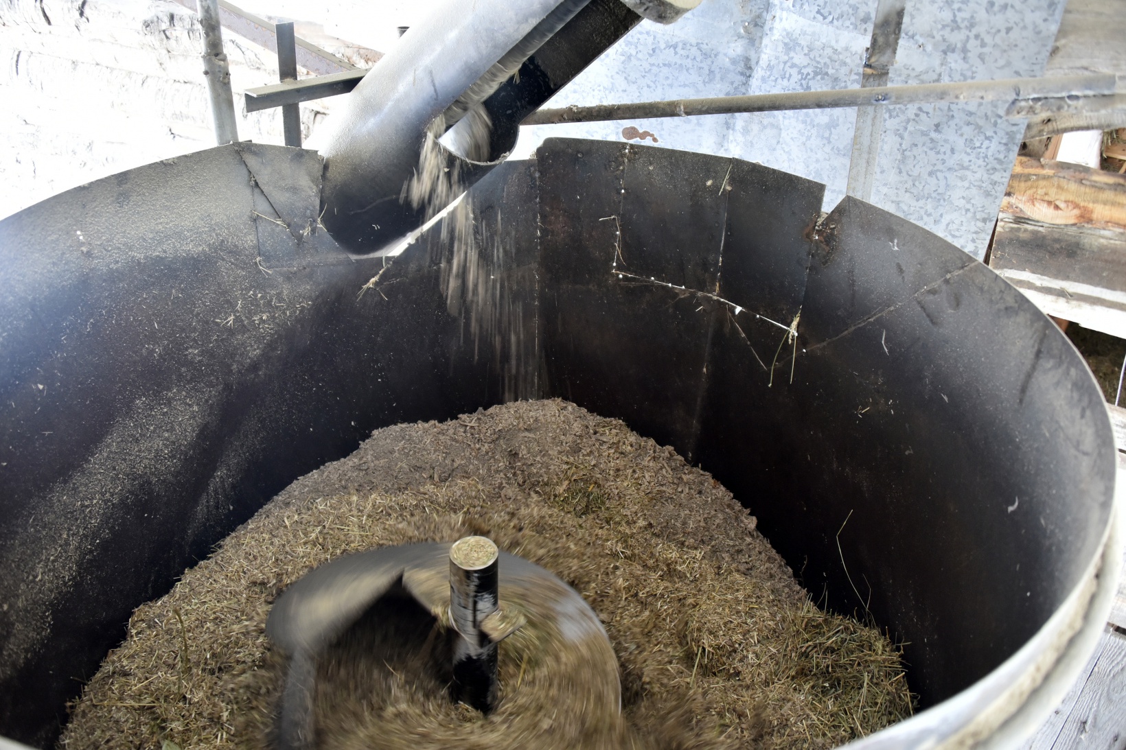 Emekli Vali şoförü ilginç makineler tasarlamaya devam ediyor 13