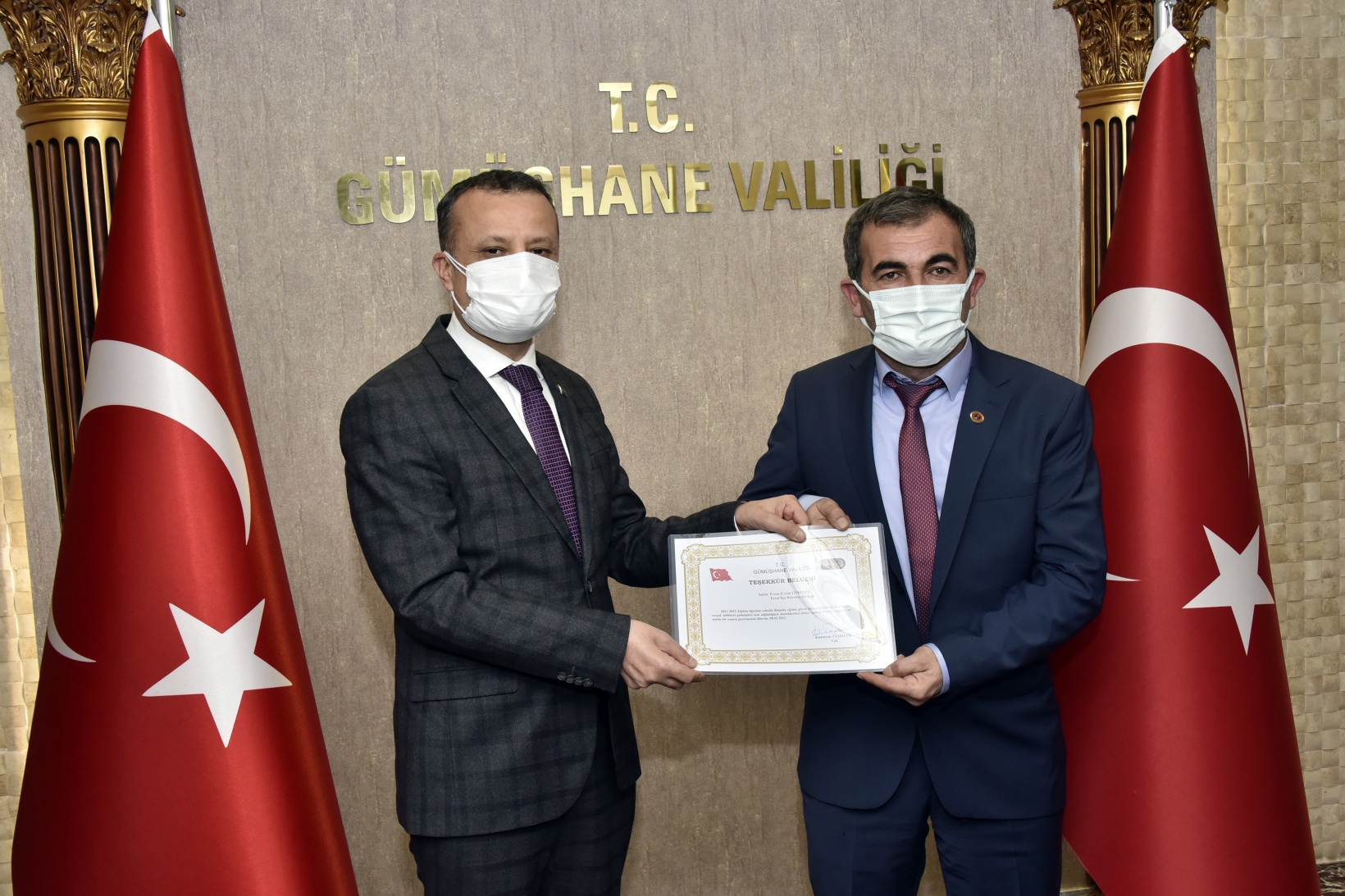 Gümüşhane’de eğitime destek veren başkanlara teşekkür belgesi 10